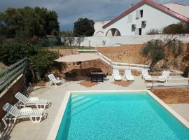 Terre di mare near the sandy beach with pool, parking & wifi, hotel di Fontane Bianche