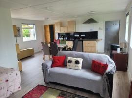 The Cabin Getaway, hotel din Derry Londonderry