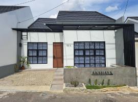 수카부미에 위치한 호텔 AKSHAYA VILLA SUKABUMI