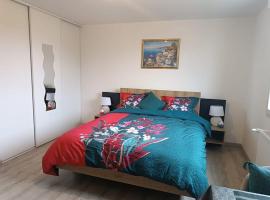 Chambre privée, икономичен хотел в Montaigu-Vendée