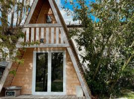 Le Chalet Tipi avec jacuzzi et jardin, luxusní kemp v destinaci Troyes