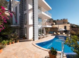 4 Bedroom Luxury Villa in Kalkan with Great Sea Views, hotel u gradu 'Kalkan'