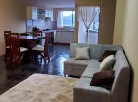 Departamento en Cuenca, 2 habitaciones y parqueo gratis