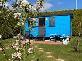 Atlantic Way Shepherd Hut, glamping site in Moville