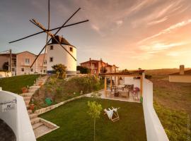 Cozy Windmill close to the Beach, hotel v mestu Lourinhã