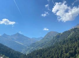 Chalet Olympie, Appartement avec balcon et vue montagne, ski aux pieds, Méribel-Mottaret, hotel v mestu Méribel