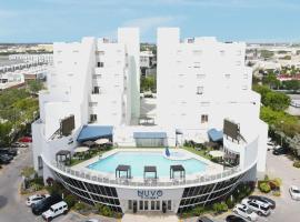 Nuvo Suites Hotel - Miami Doral: Miami'de bir otel