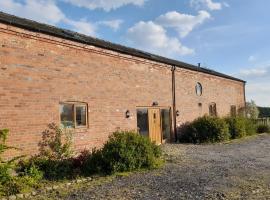 Mile House Barn Bed & Breakfast: Nantwich şehrinde bir otoparklı otel