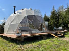 Glamping w sercu mazur z prywatna plaża, hotel v destinácii Regiel