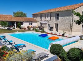 Gîte La Gloriette 4 à 6 personnes proche Futuroscope, hotel en Neuville-de-Poitou