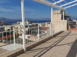 Eleni Penthouse Loutraki, hotel v mestu Loutraki