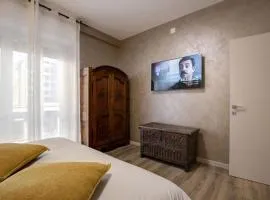 LA LUPA Apartment - In the heart of Aosta with car Box