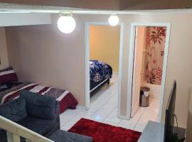 Cozy private room: Brampton şehrinde bir otel