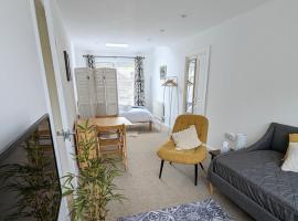 Studio Apartment North Cardiff, smeštaj sa kuhinjom u gradu Kardif