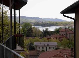 [Vista lago]-Appartamento funzionale con vista, hotel di Varese