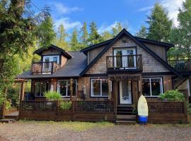 Sienna's Tree House (Tall Trees And Salty Breeze), penginapan layan diri di Tofino