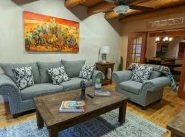 Magical Santa Fe Stay, Minutes From Town Square, Sleeps 4, includes free parking and outdoor hot tub!