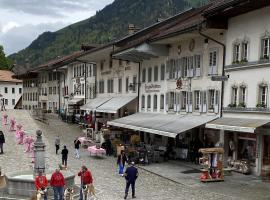 Gruyère Rooms, hotel di Gruyères