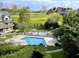 La terrasse du golf – hotel w mieście Port-en-Bessin-Huppain