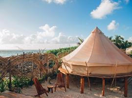 Glamp Ikal Tulum، فندق في تولوم