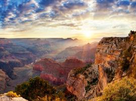 Serene Escape - Central to Grand Canyon and Sedona!, hotel in Flagstaff