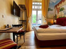 PARK VILLA zentral am Mittelrhein - Zimmer & Apartments, hotel sa Boppard