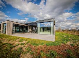 Modern maison near Somme-Leuze, hotel a Somme-Leuze