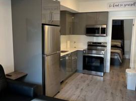 Lovely one bedroom condo with free parking, hotel di Niagara