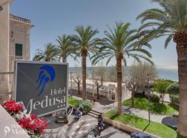 Hotel Medusa, hotel na plaži u gradu Finale Ligure