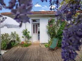 Holiday Home La Pierre Fleurie by Interhome