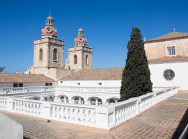 Grupoandria El Claustre de Ciutadella - HOSPEDERIA, Hotel in Ciutadella