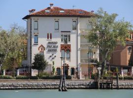 Hotel Russo Palace, hotel en Lido de Venecia