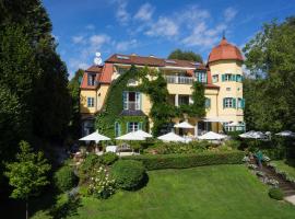 Hotel Seeschlößl Velden, hotell sihtkohas Velden am Wörther See