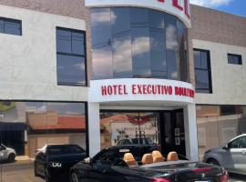 Hotel Executivo Boulevard، فندق في موسورو