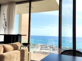 Luxury sea view apartment with private beach just a few steps from the center，帕納瑟的飯店