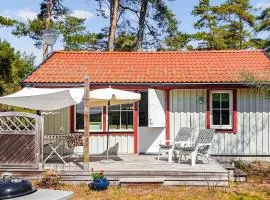 Amazing Home In Löderup With Kitchen