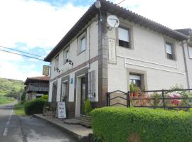 Pension Parrilla Casa Vicente, guest house in Tineo