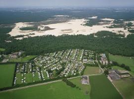 Holiday park Duinhoeve, hotell i Udenhout