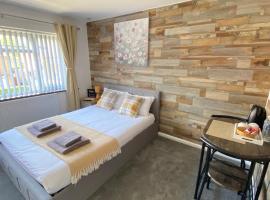 Gatwick Deluxe En-suite Rooms, hotell i Horley