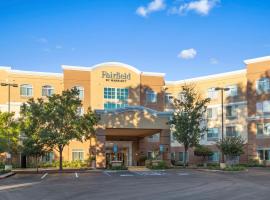 Fairfield Inn & Suites Rancho Cordova: Rancho Cordova şehrinde bir otel