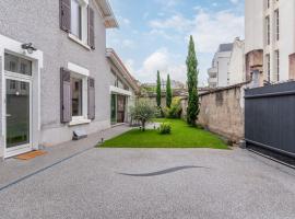 La Villa Sassolini avec Jacuzzi, hótel í Lyon