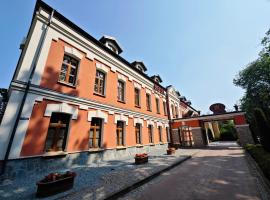 Hotel Koronny: Zamość şehrinde bir otel