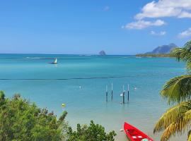 Viesnīca T2 Les pieds dans l'eau face à la mer des caraïbes Sainte Luce - Trois Rivières pilsētā Sentlusa