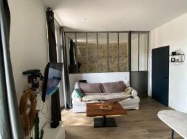 Jolie appartement en plein centre du village, готель у місті Лез-Арк-сюр-Арґанс