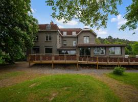 Luxurious holiday home on the banks of the Ourthe, hotelli kohteessa Barvaux