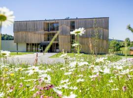 Naturhotel & Chalets Euler, hôtel avec piscine à Neuschönau