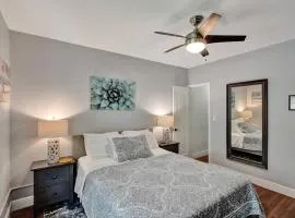 By Las Olas Bl, Pool, Parking, Remodeled & Central