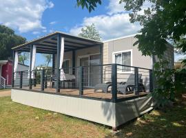 Mobile Homes Relax Park Umag, מלון באומאג