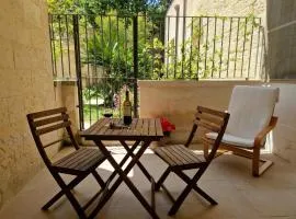 Al centro di Lecce appartamento Le Due Rose-con patio privato