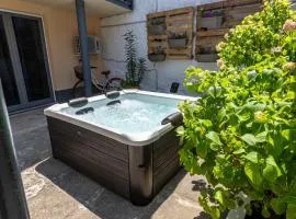 Self Check-in Apartment with Jacuzzi Mostar